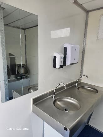 Lavatório em inox com espelho